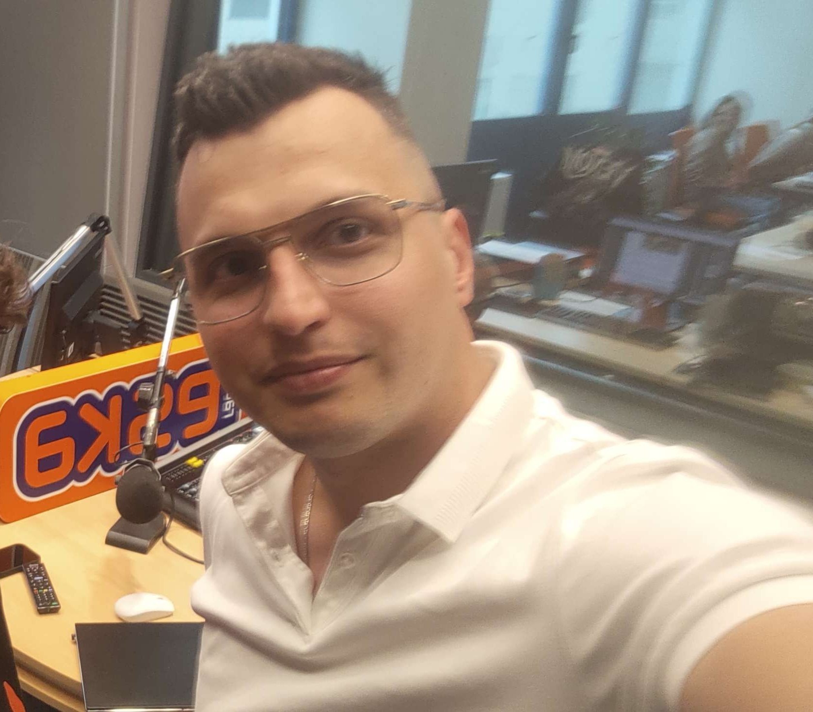 Adam Bratek - założyciel LUMA RAY Digital Studio Poddębice, wywiad w Radio Eska